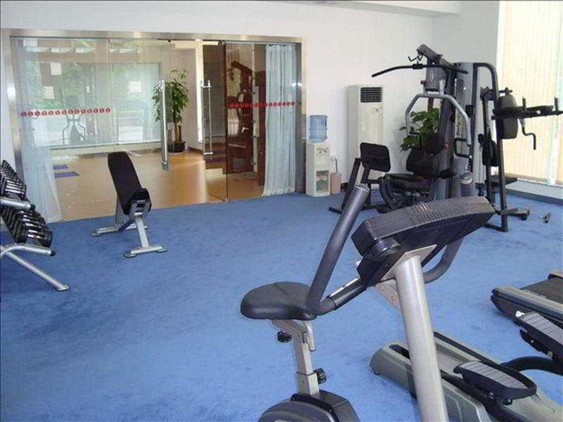 Ramada Plaza Guangzhou Hotell Exteriör bild
