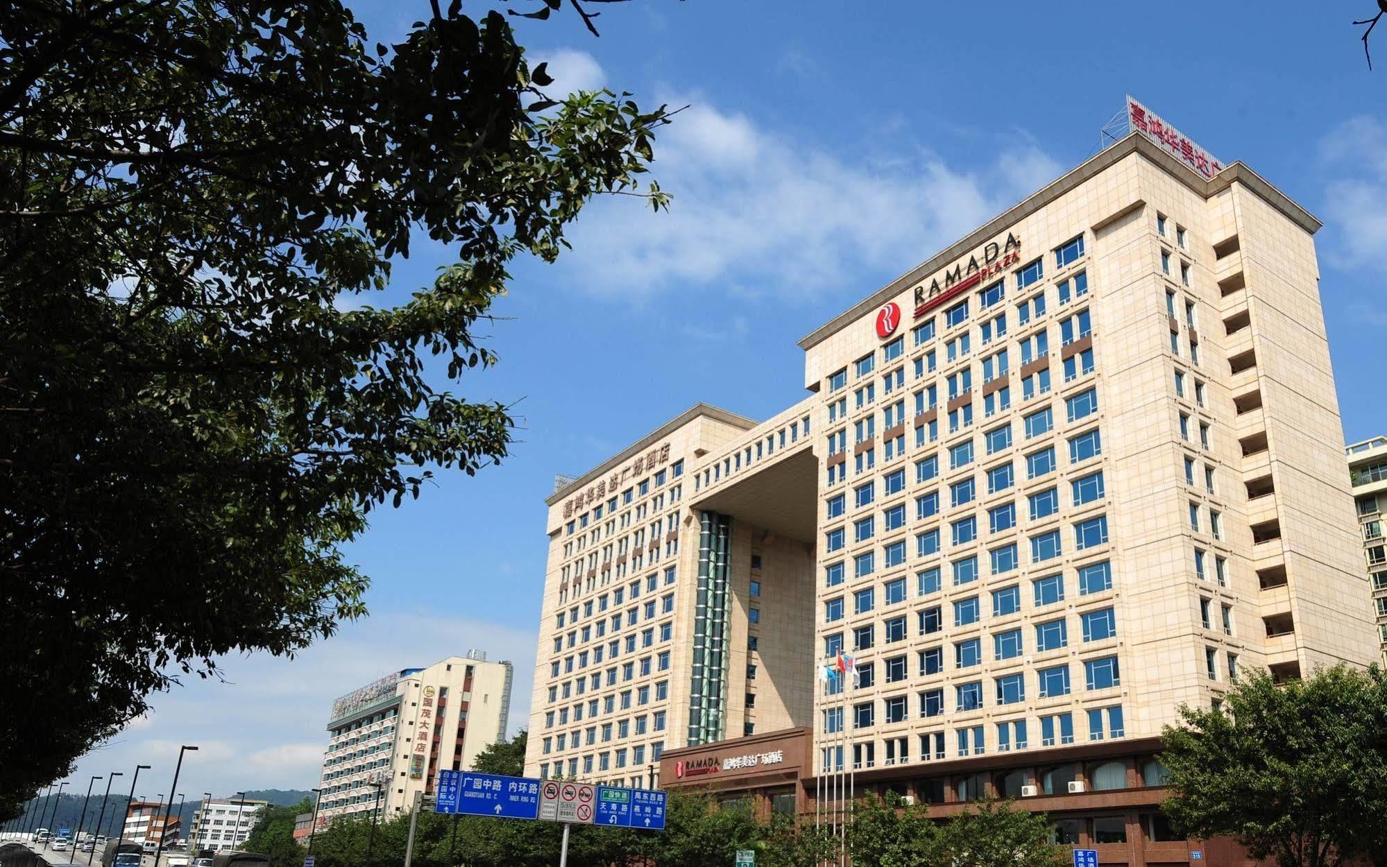 Ramada Plaza Guangzhou Hotell Exteriör bild