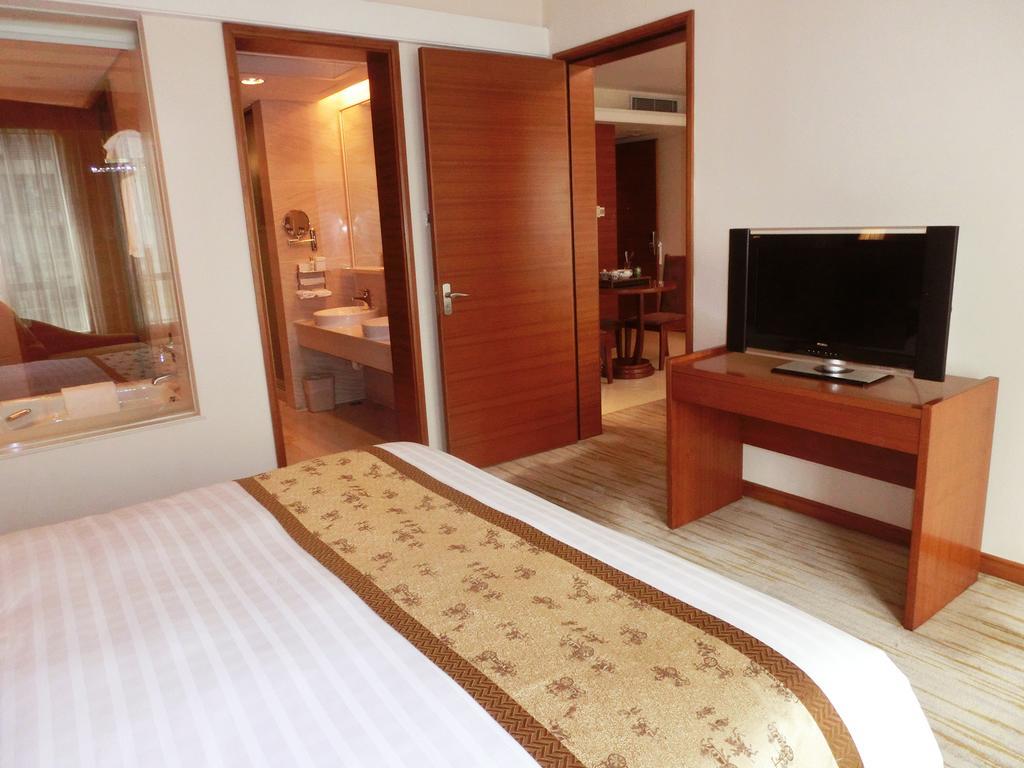 Ramada Plaza Guangzhou Hotell Rum bild