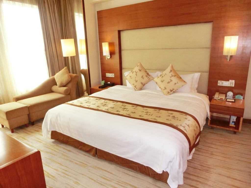 Ramada Plaza Guangzhou Hotell Rum bild