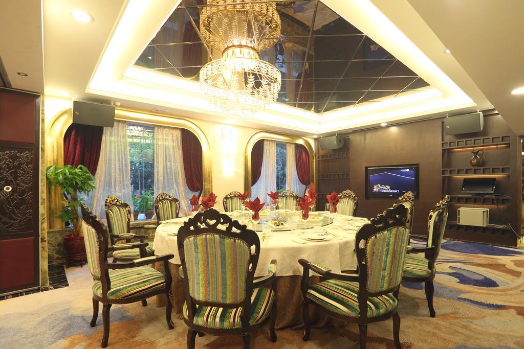 Ramada Plaza Guangzhou Hotell Exteriör bild