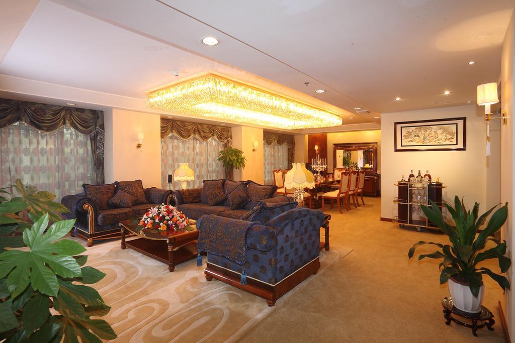 Ramada Plaza Guangzhou Hotell Exteriör bild